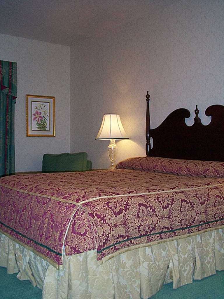 Carlyle Hotel Campbell Room photo